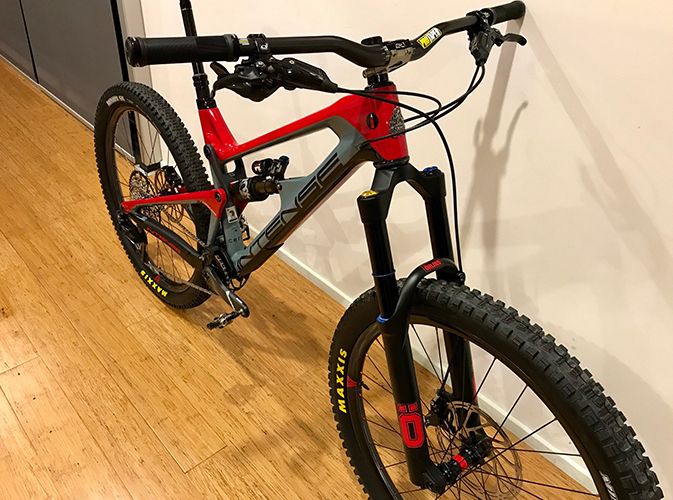 intense-tracer-enduro-mountain-bike-full-suspension-lightweight-durable-carbon-wheels.jpeg