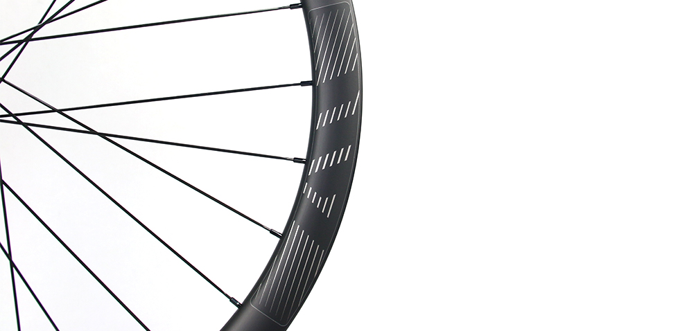 unique-carbon-wheel-decal-graphic